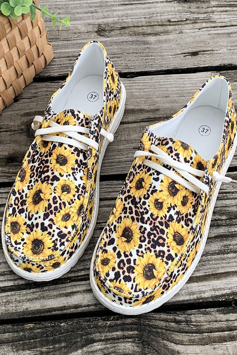 Women's Yellow Sunflower Leopard Print Lace-up Decor Canvas Shoes