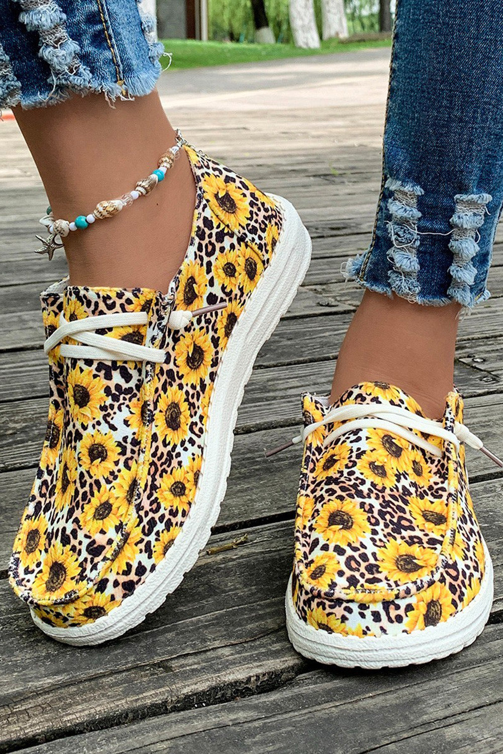 Women's Yellow Sunflower Leopard Print Lace-up Decor Canvas Shoes